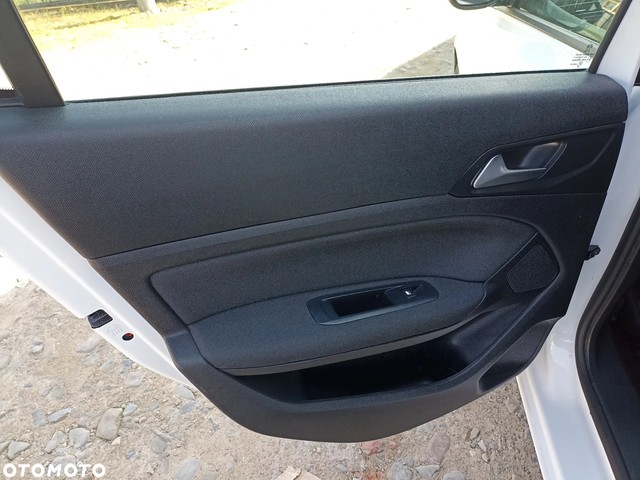 Peugeot 308 - 8