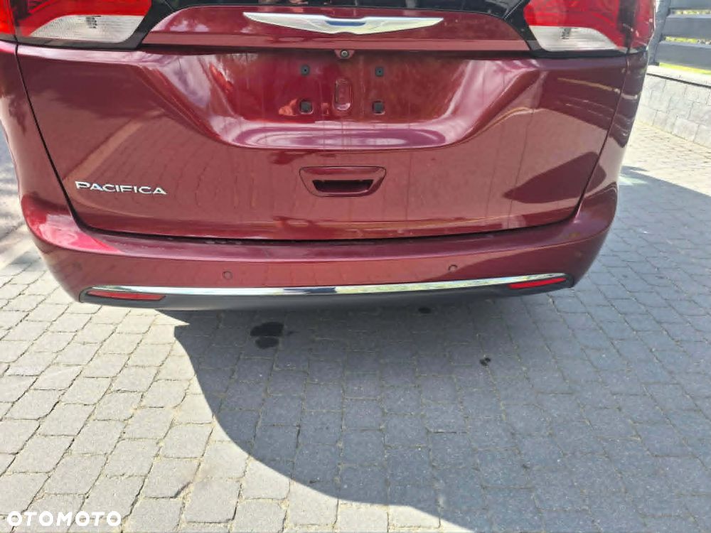 Chrysler Pacifica - 14
