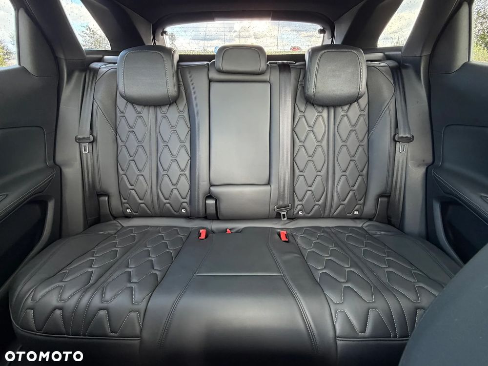 Peugeot 3008 1.6 PureTech Hybrid4 PHEV GT S&S EAT8 - 39