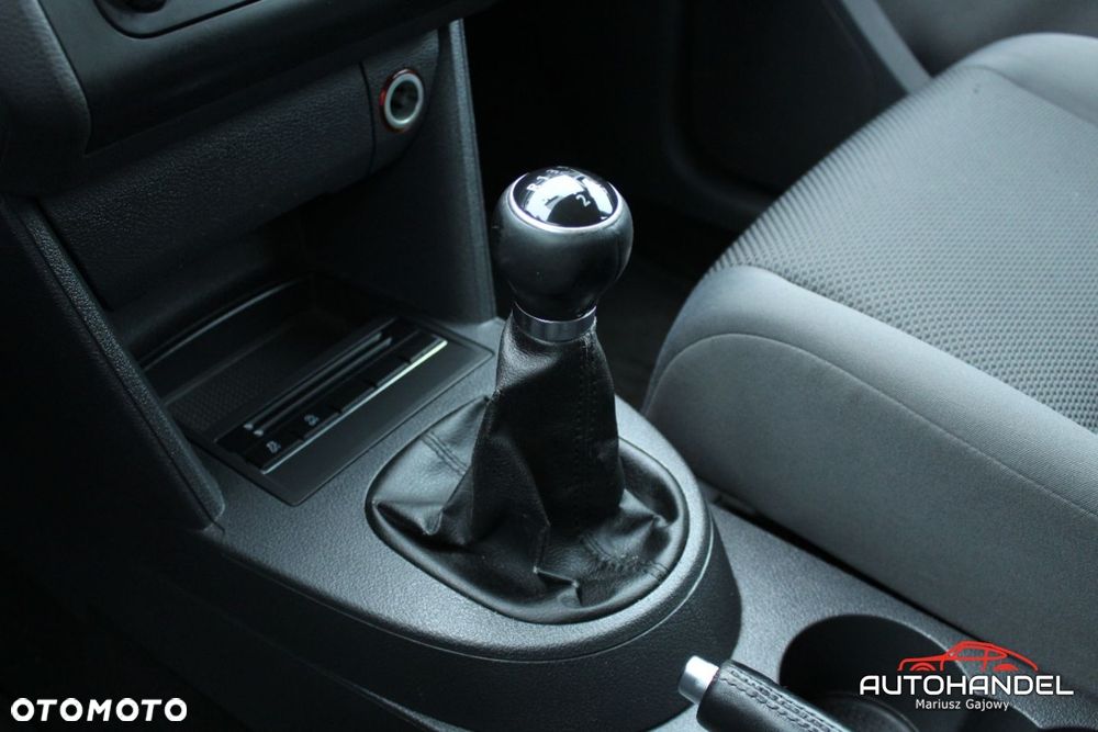 Volkswagen Touran - 16