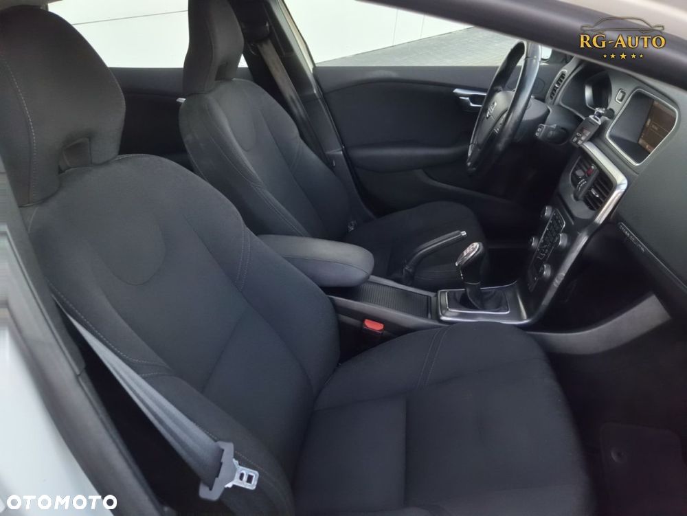 Volvo V40 Cross Country - 30