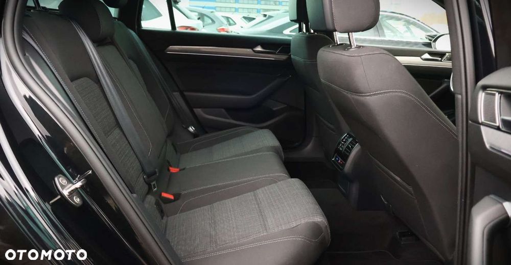 Volkswagen Passat Variant - 16