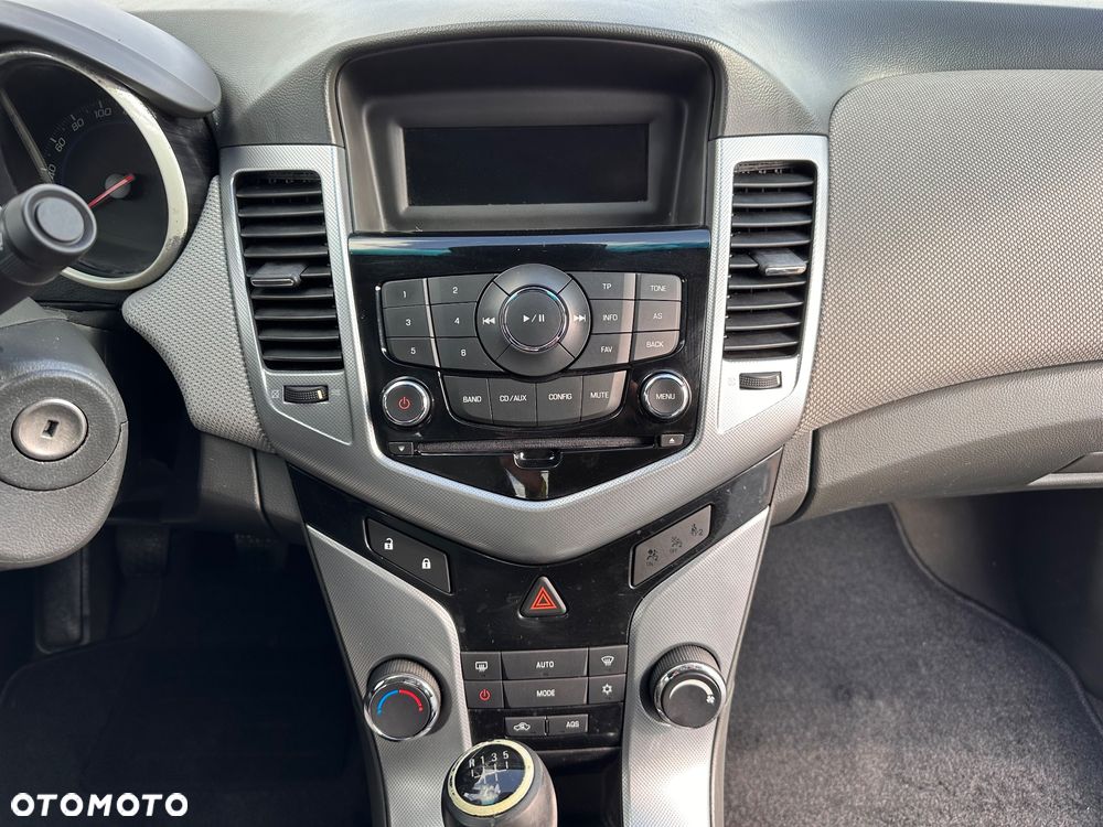Chevrolet Cruze 1.8 LS - 34