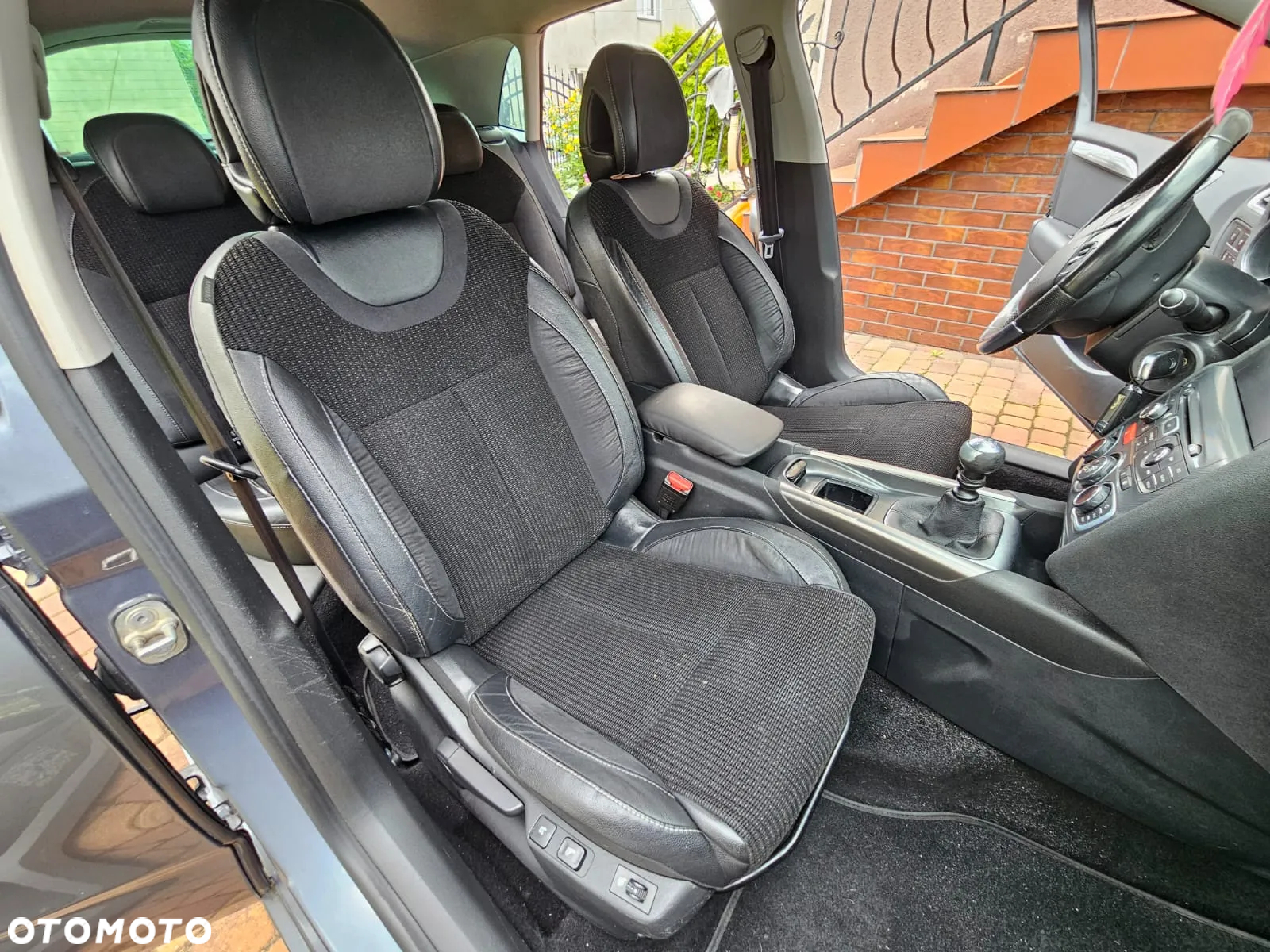 Citroën C4 HDi 110 Exclusive - 17