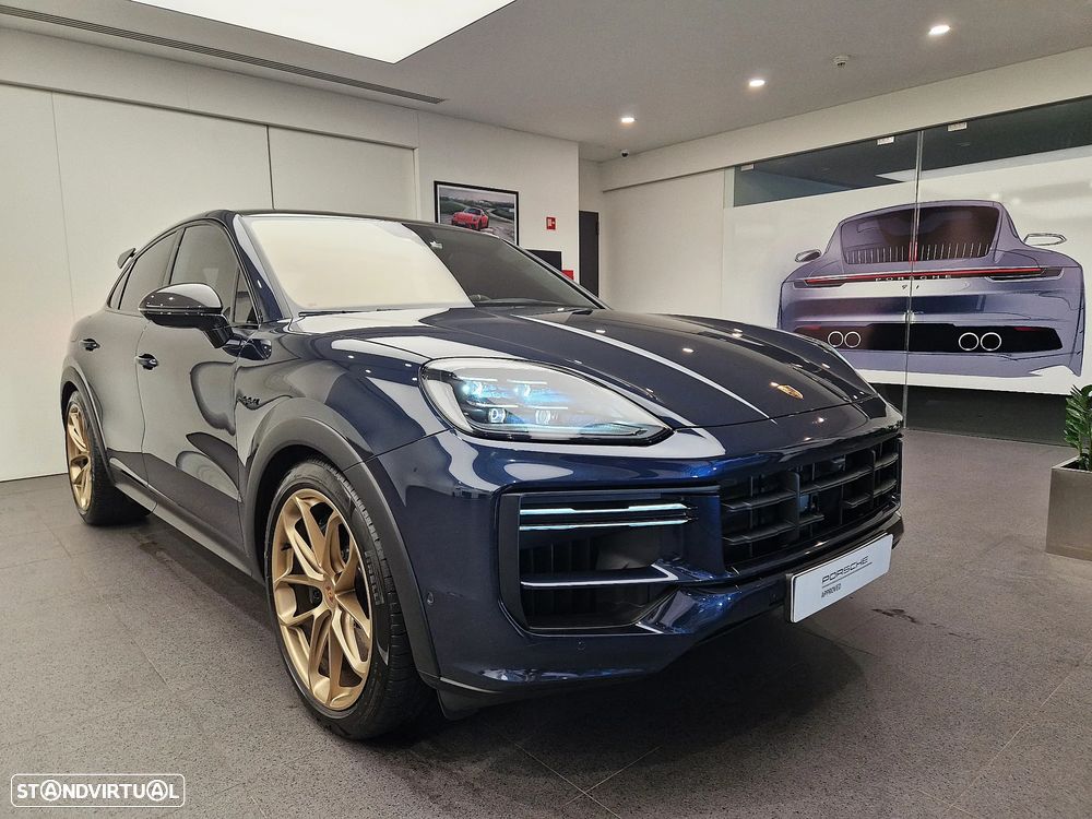 Porsche Cayenne Coupé Turbo E-Hybrid Pacote GT - 15