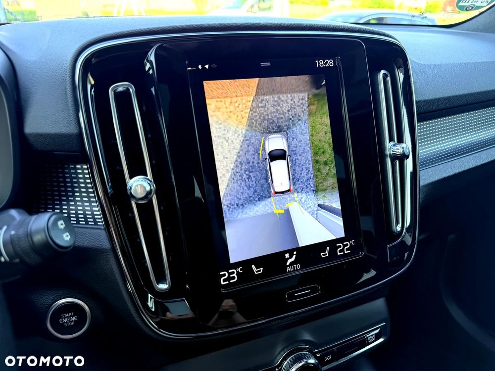 Volvo XC 40 D4 AWD Geartronic R-Design - 9