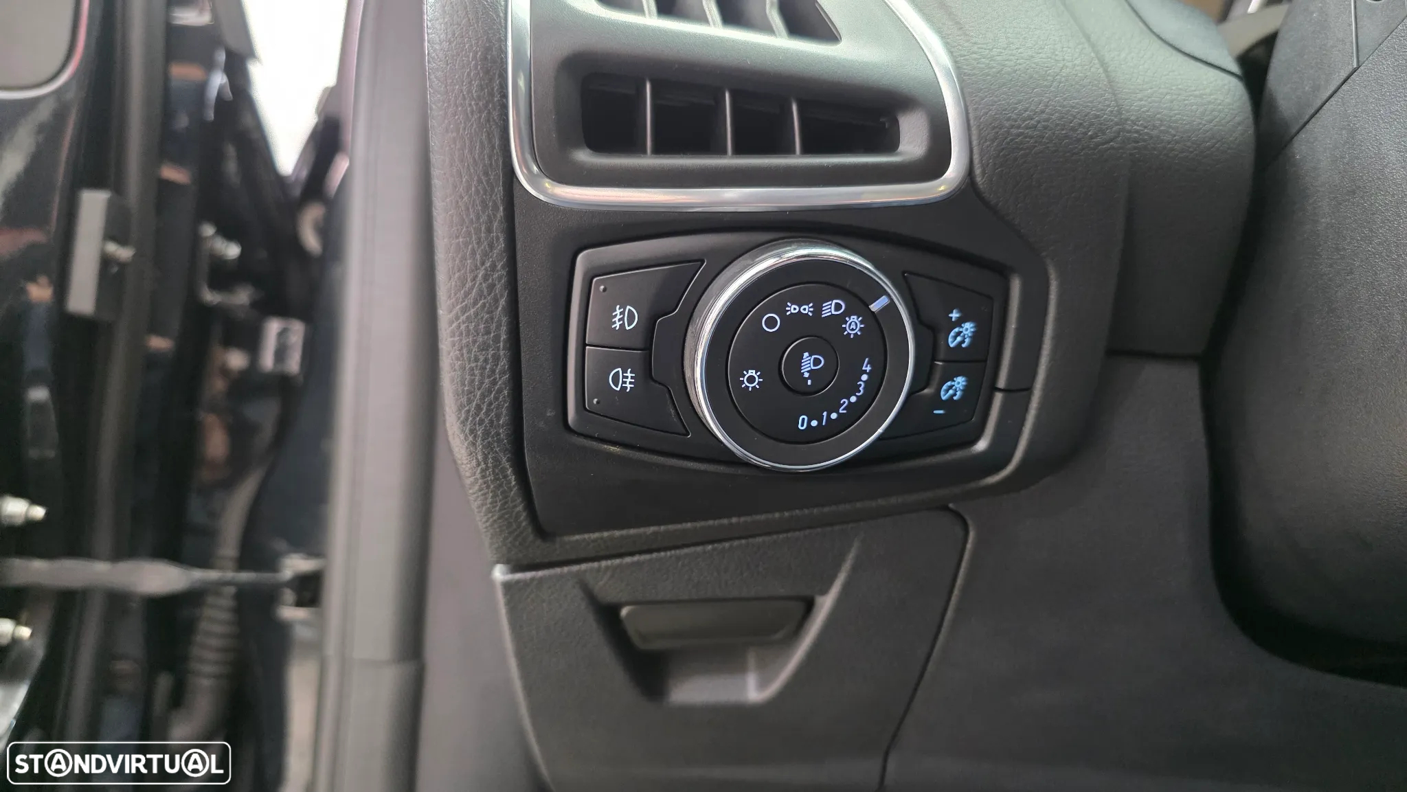 Ford Focus 1.0 SCTi Titanium - 25