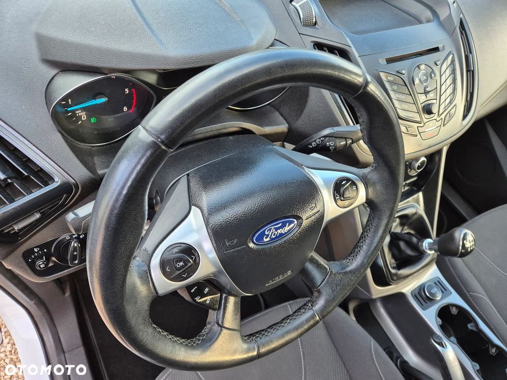 Ford Kuga 2.0 TDCi 2x4 Trend - 6