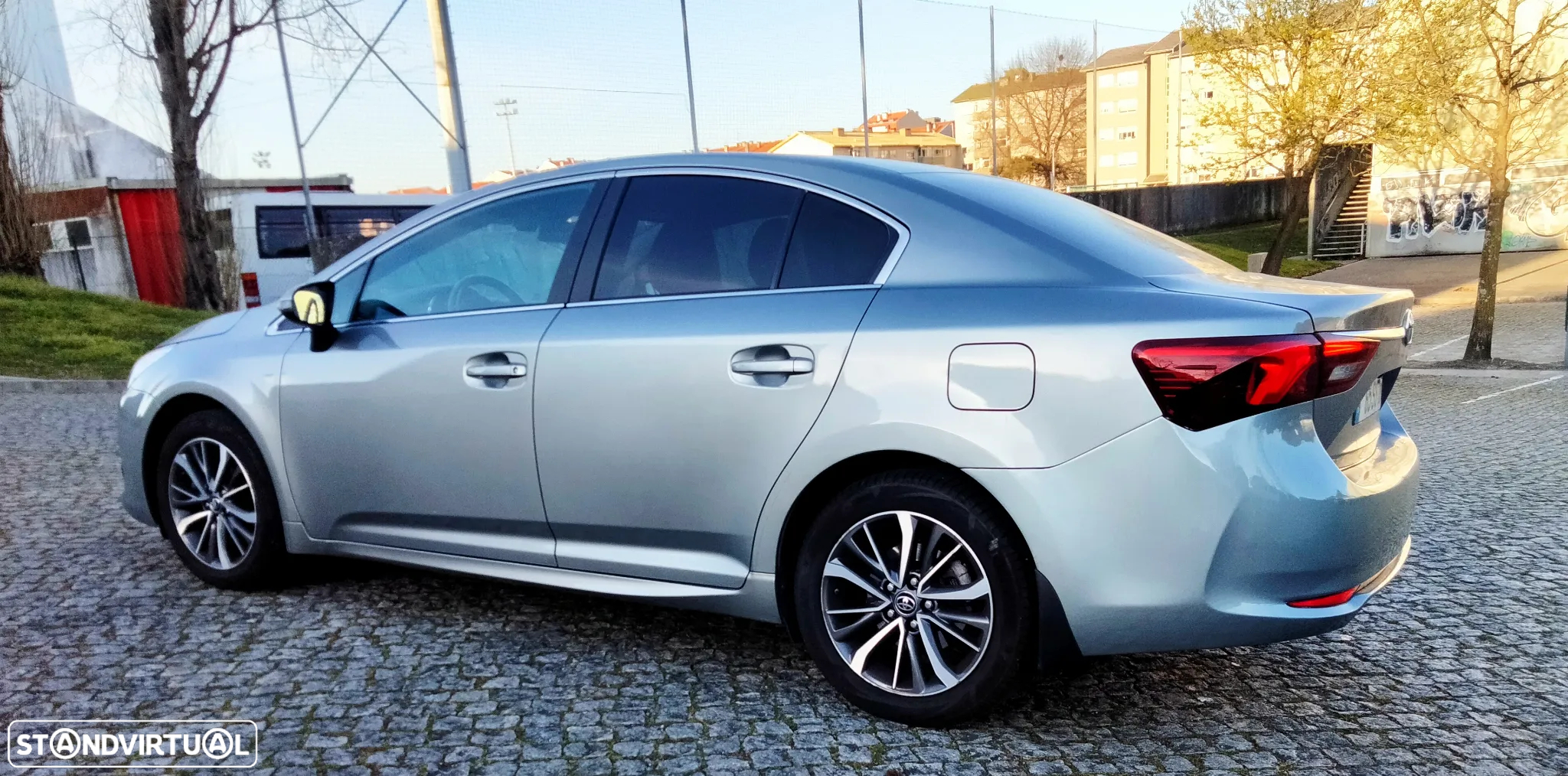 Toyota Avensis SD 2.0 D-4D Luxury+GPS - 6