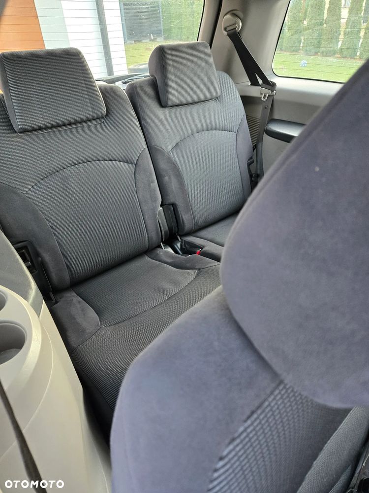 Mitsubishi Grandis 2.0 DI-D 7-Sitzer Intense - 20