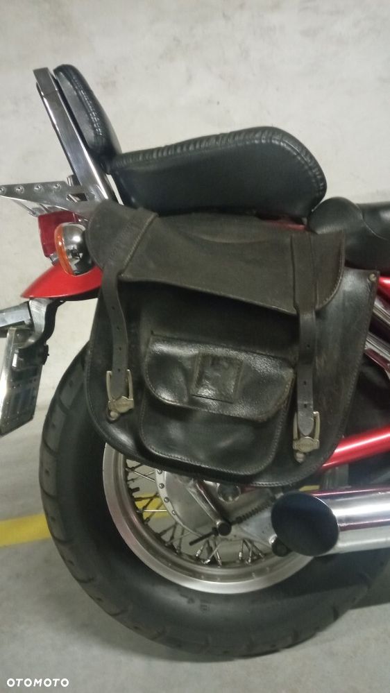 Suzuki Intruder - 14