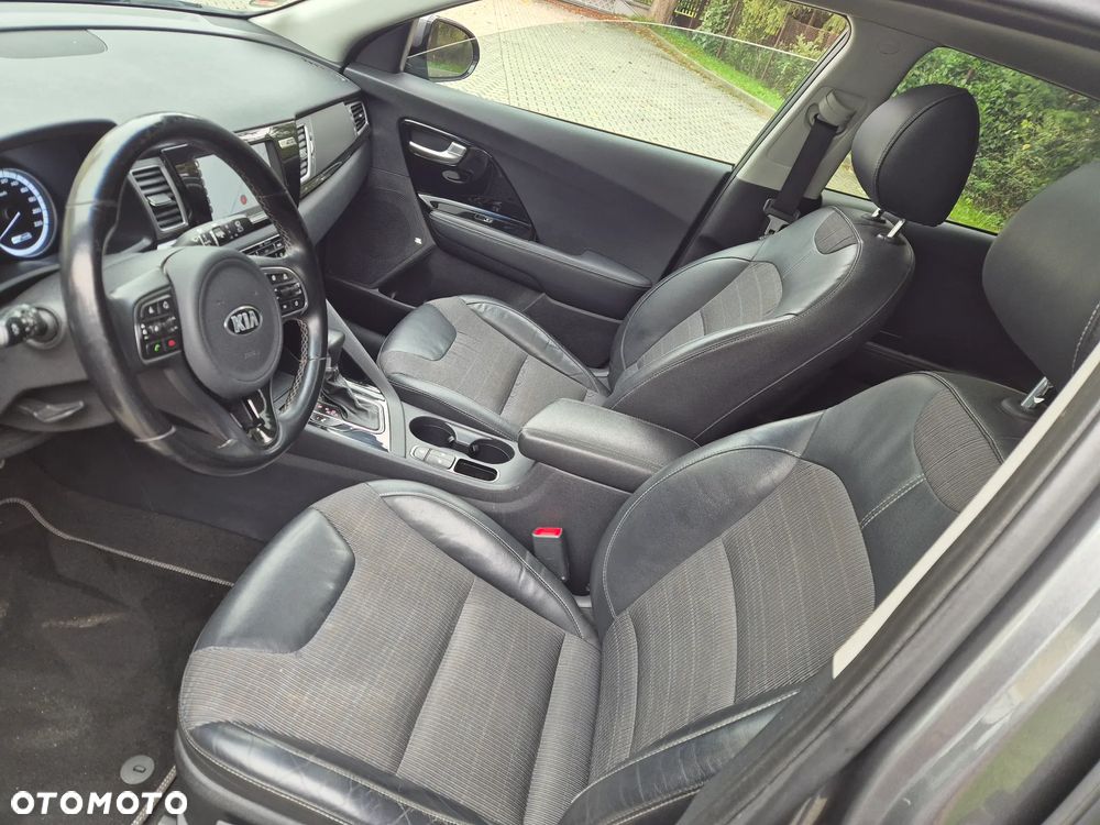 Kia Niro 1.6 GDI Hybrid Business Line - 12