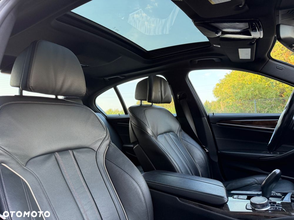 BMW Seria 5 530i xDrive Sport Line - 16