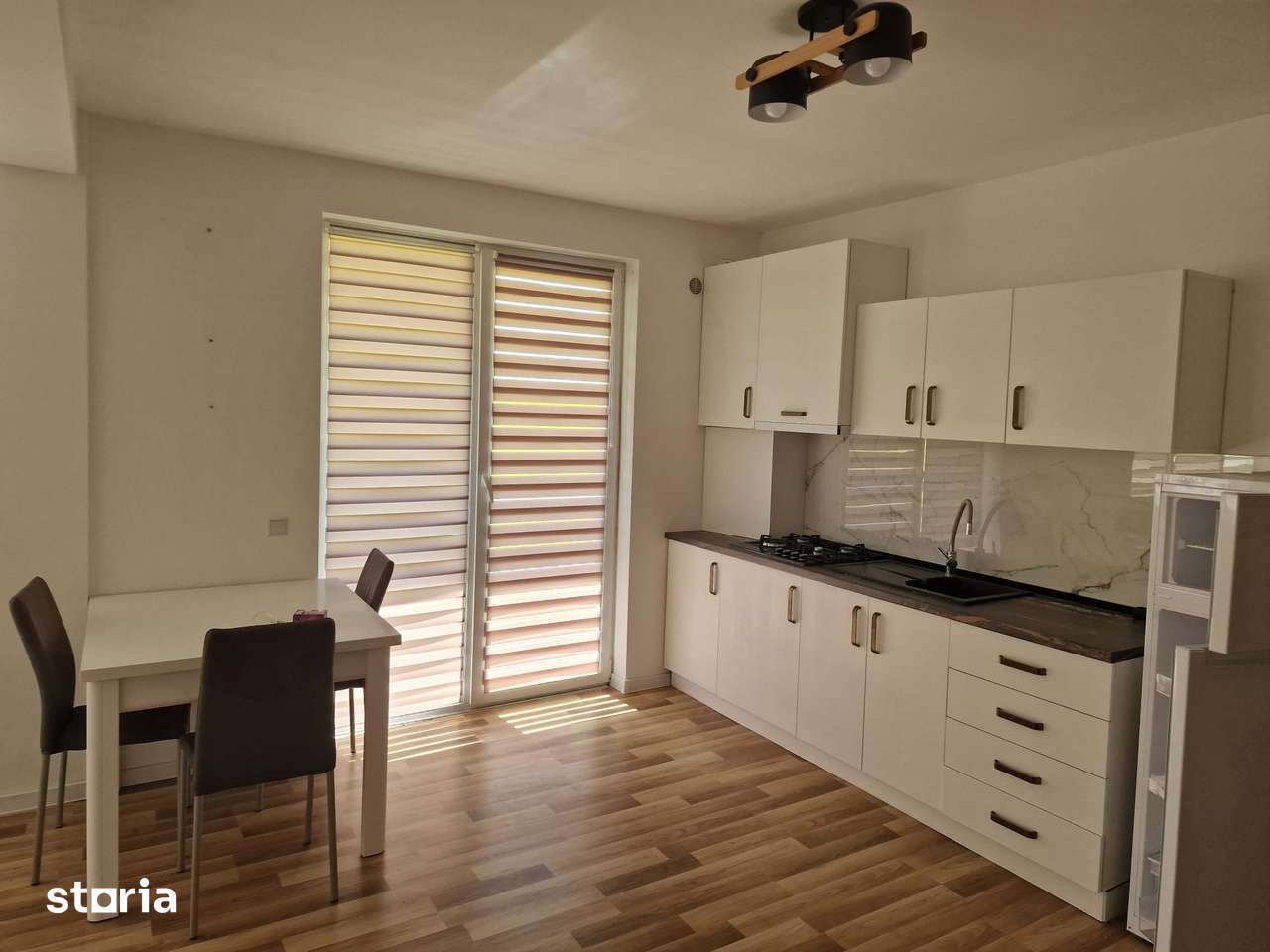 De vanzare , ap. 3 camere , decomandat etaj 1 - Sf.ilie-Suceava — fotografia 3