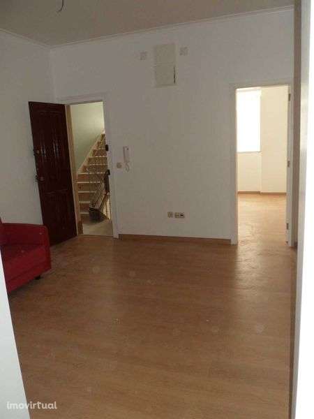 Arrenda-se T1 na Penha de França - Grande imagem: 2/8