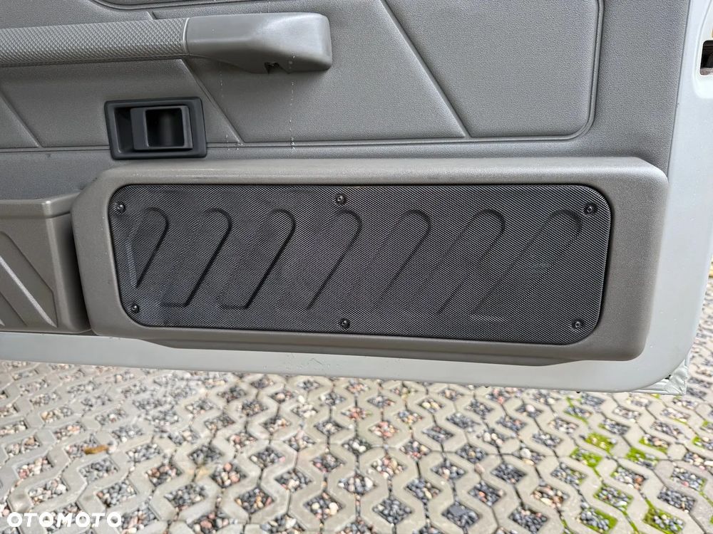 Land Rover Discovery - 34