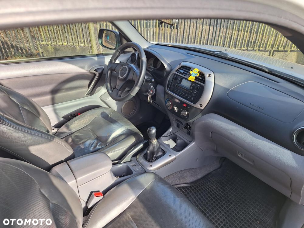 Toyota RAV4 1.8 VVT-i 4x2 - 7