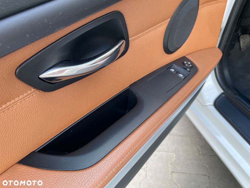 BMW Seria 3 320d - 14