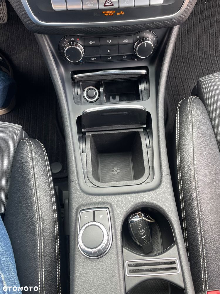 Mercedes-Benz Klasa A 180 7G-DCT - 22