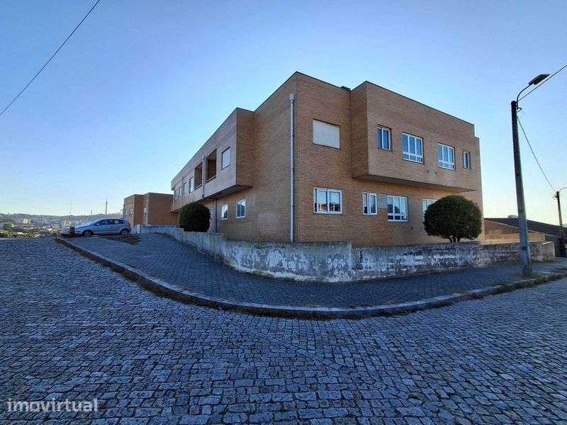 Arrendo T2 em Oliveira do Douro - Grande imagem: 2/12