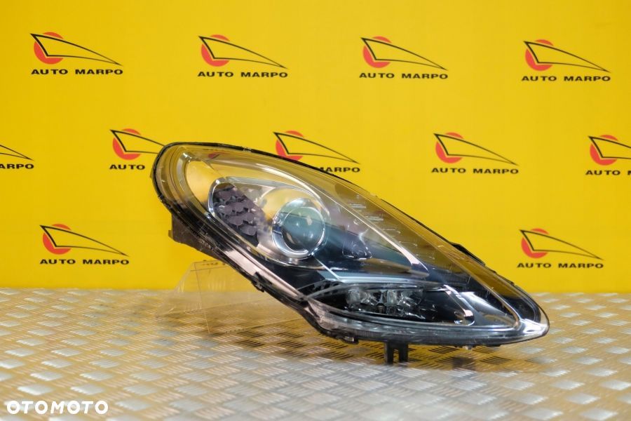 ASTON MARTIN ONE-77 REFLEKTOR LAMPA XENON LED EU - 2