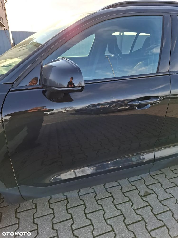 Volvo XC40 zderzak tyl kod lakieru 019 - 8