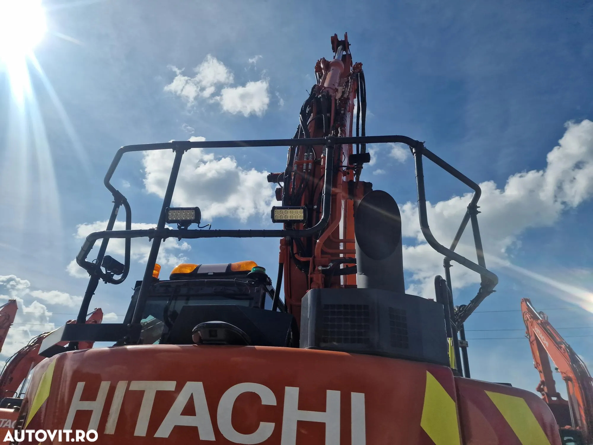 Hitachi ZX135-3.552h, 2020, LAMA NIVELARE, COMPACT in gabarit, CUPLA RAPIDA hidraulica, Int picon, Inst hidr rotire atasamente, Masa operationala 15,7t, ad sapare 6m, Ridica tevi 8,5t, camera spate si 2 laterale, consum 9l/h, sist antifurt, PROMOTIE 86900eur - 28