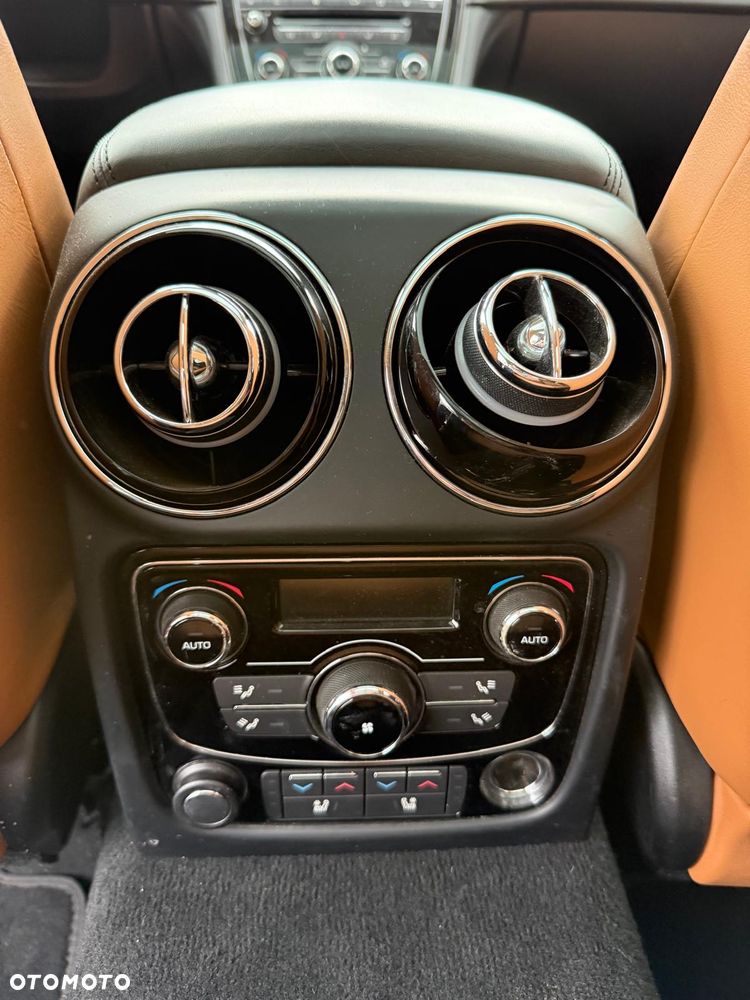 Jaguar XJ 3.0 D V6 LWB Portfolio - 15