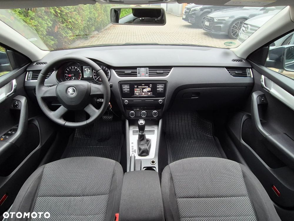 Skoda Octavia 1.6 TDI Edition DSG - 30