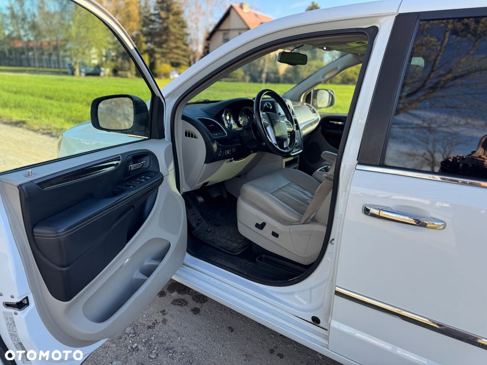 Chrysler Town & Country 3.6 Touring - 5