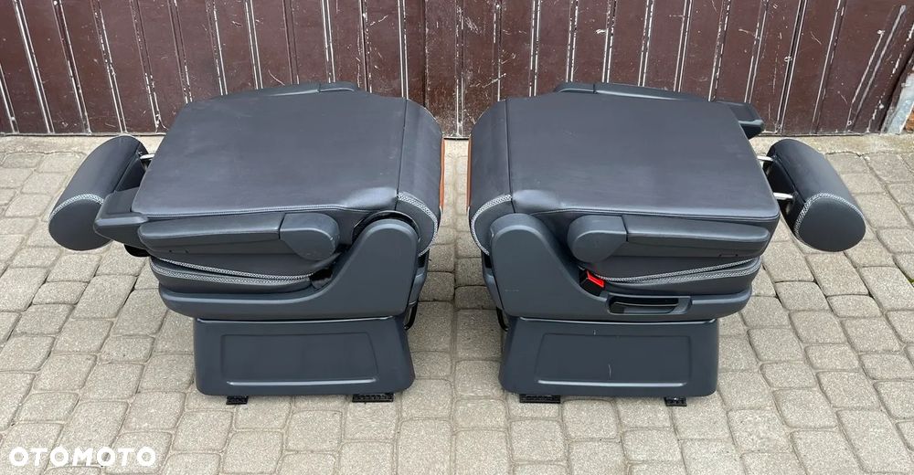 FOTEL OBROTOWY KAPITAŃSKI TYŁ TYLNY DRUGI RZĄD 2 SKÓRA ANTRACYT TEAK VW T5 LIFT T6 CALIFORNIA MULTIVAN PAN AMERICANA - 11