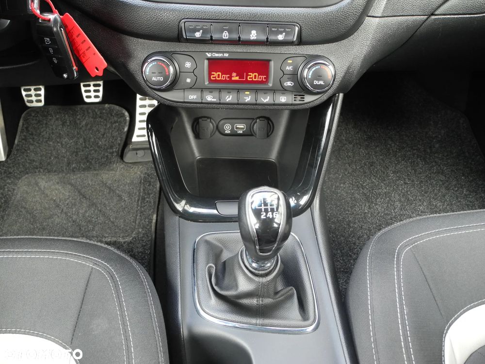 Kia Ceed 1.6 CRDi 136 ISG GT Line - 11