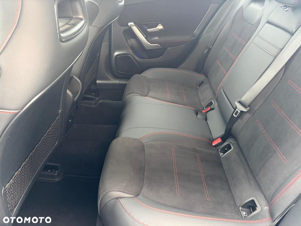 Mercedes-Benz CLA 200 mHEV AMG Line 7G-DCT - 22