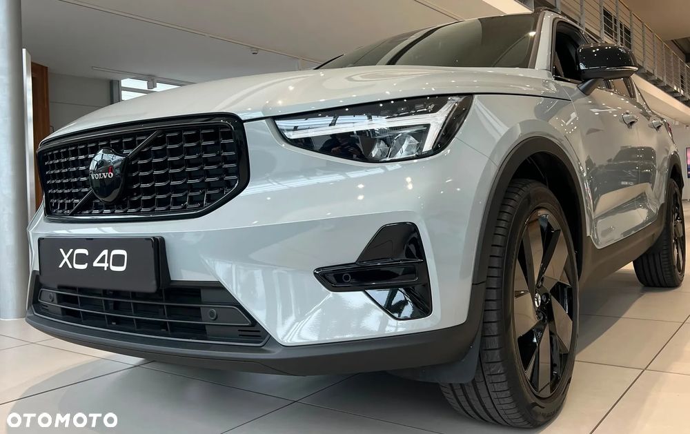 Volvo XC 40 B4 AWD Plus Dark - 7