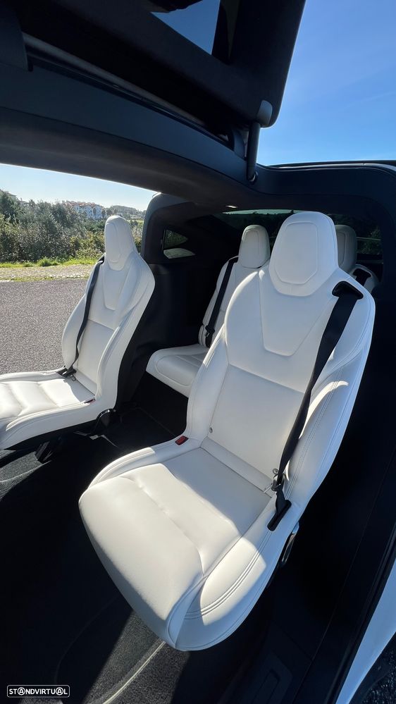 Tesla Model X P100D - 11