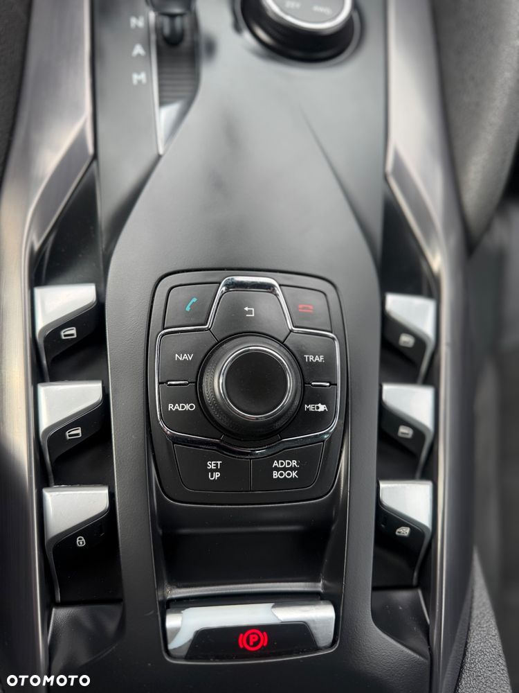 Citroën DS5 2.0 HDi Hybrid4 SoChic MCP - 11