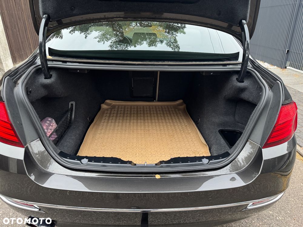 BMW Seria 5 525d xDrive Luxury Line - 14