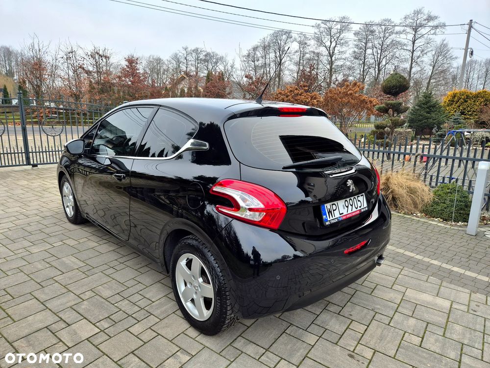 Peugeot 208 e-HDi 92 Stop&Start Style - 11