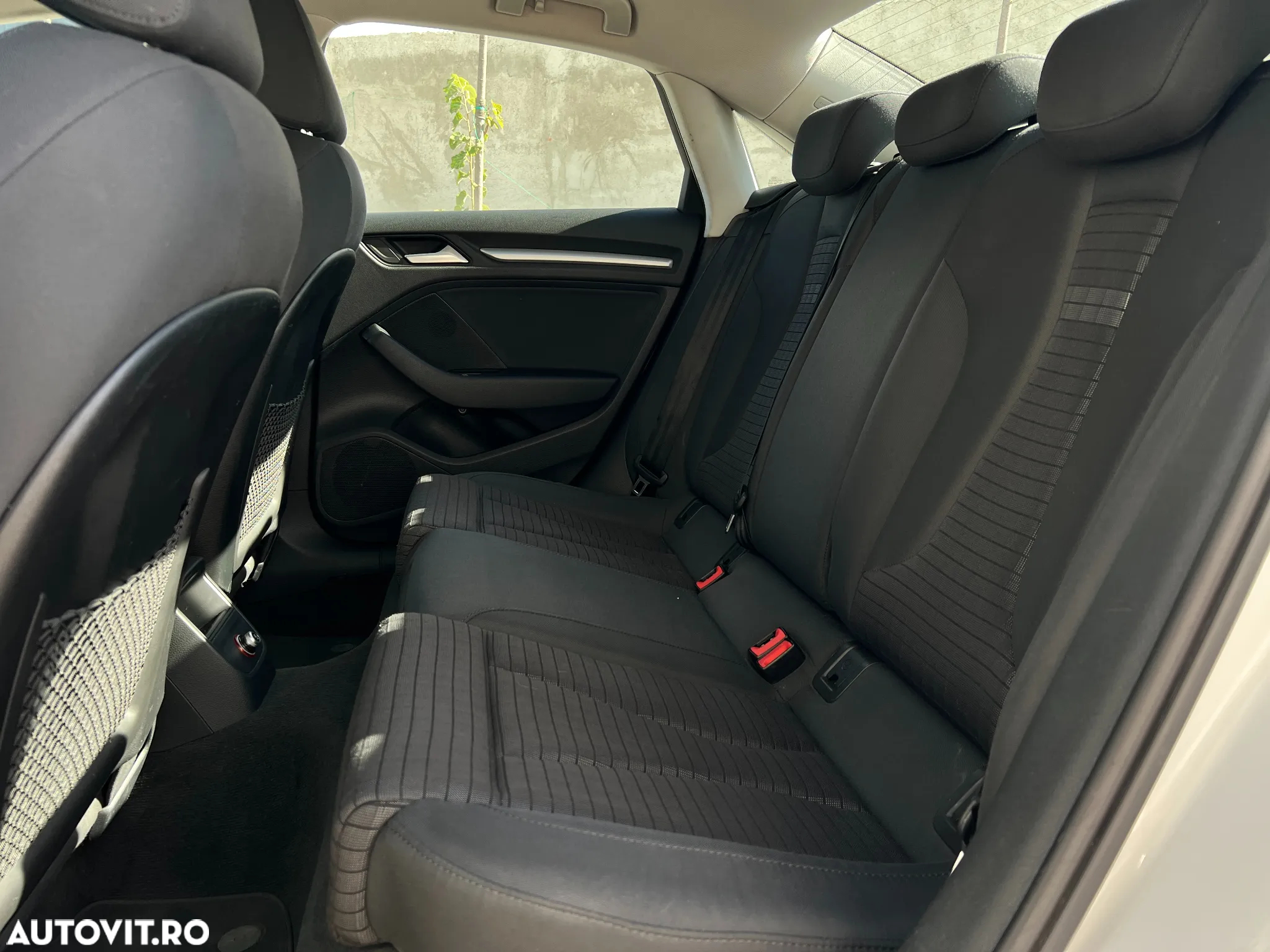 Audi A3 Sportback 1.6 TDI clean Stronic Ambiente - 7