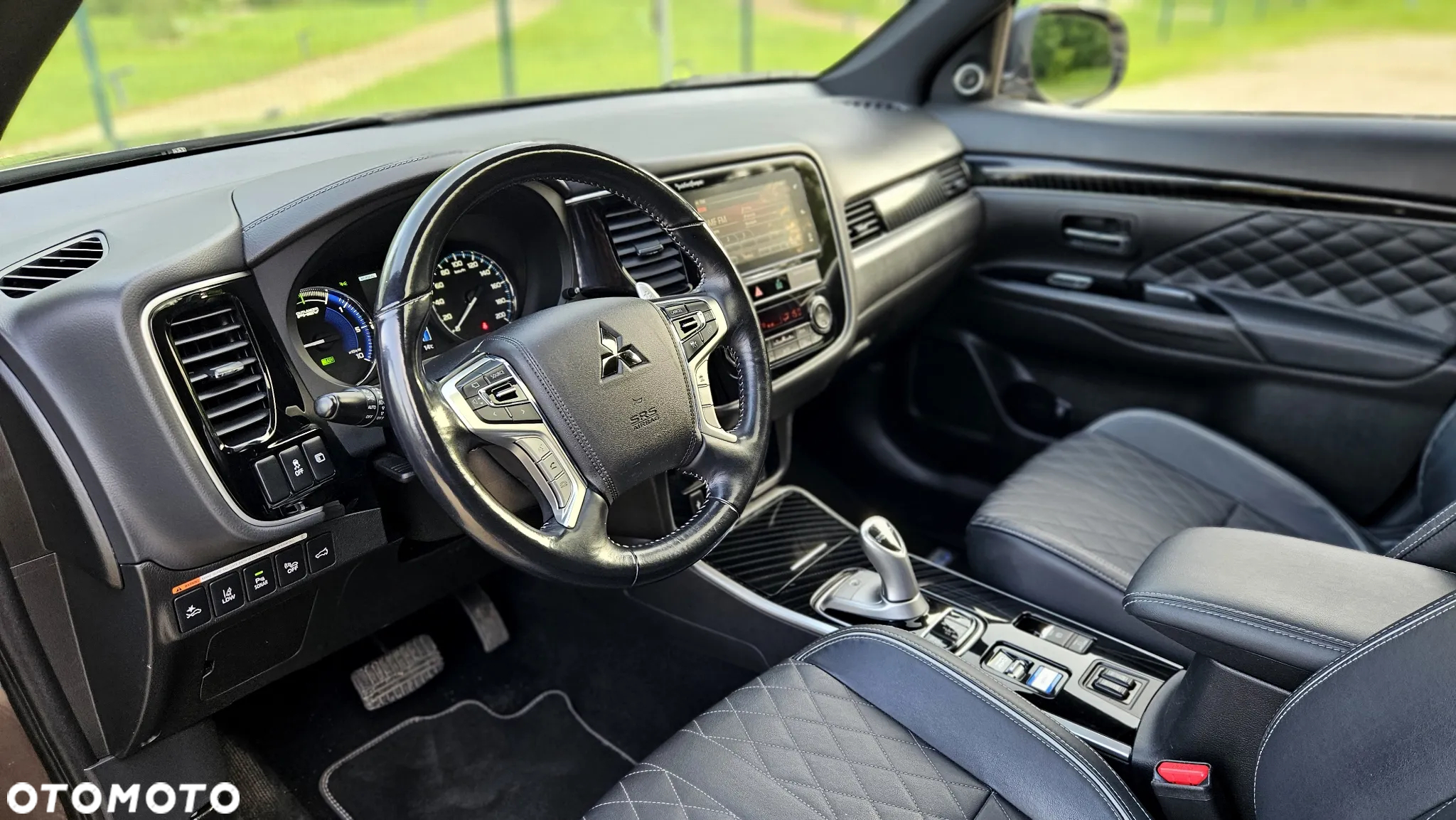 Mitsubishi Outlander PHEV Intense + - 5