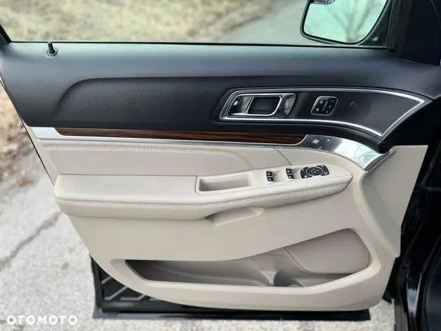 Ford Explorer - 14