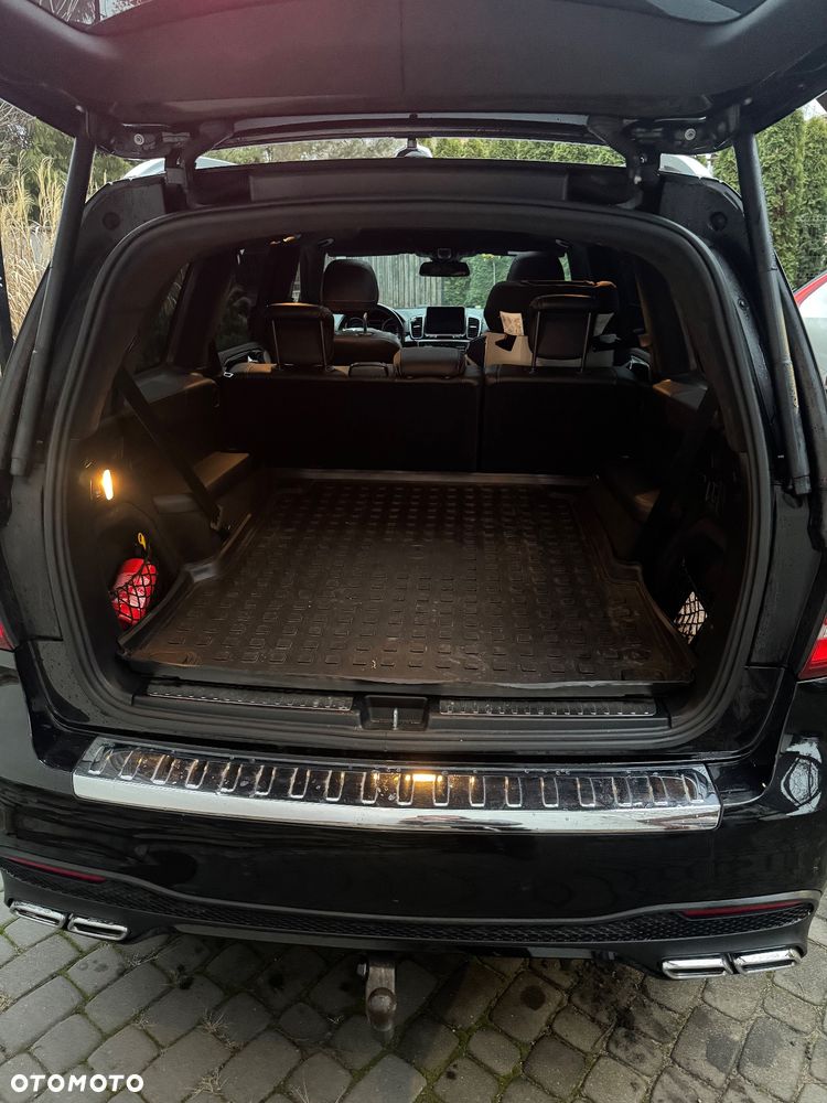 Mercedes-Benz GLS - 31