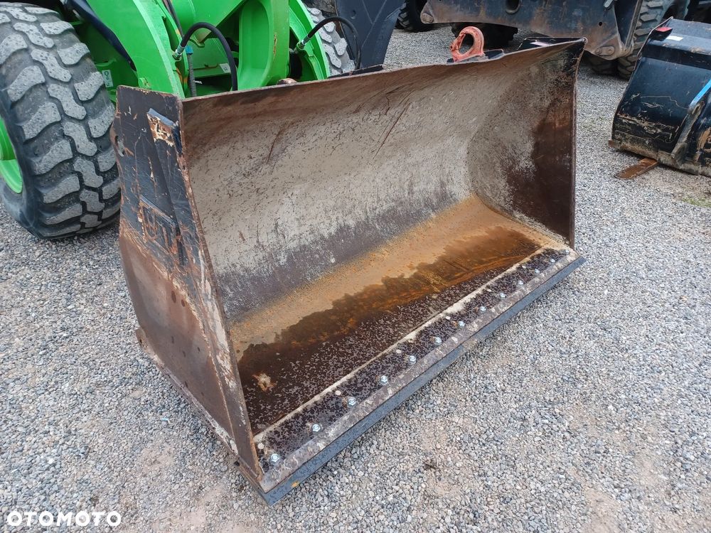 Caterpillar CAT 906 M - 23