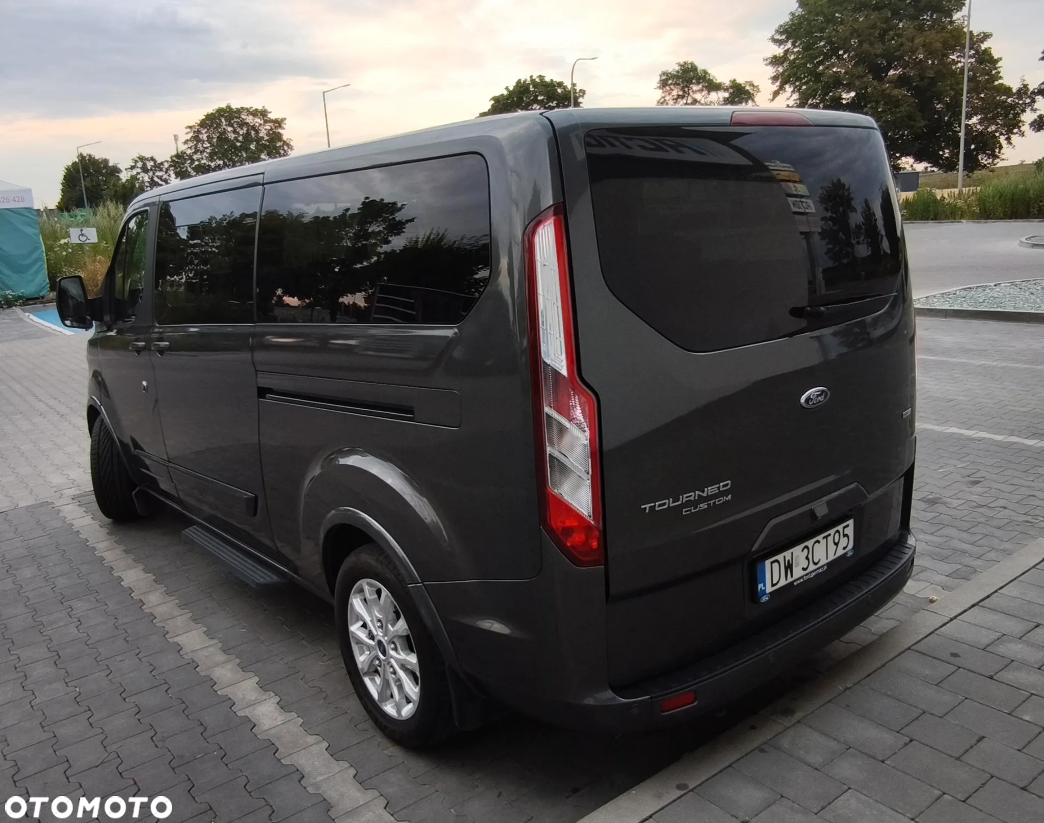Ford Tourneo Custom 2.0 EcoBlue L2 Titanium - 3