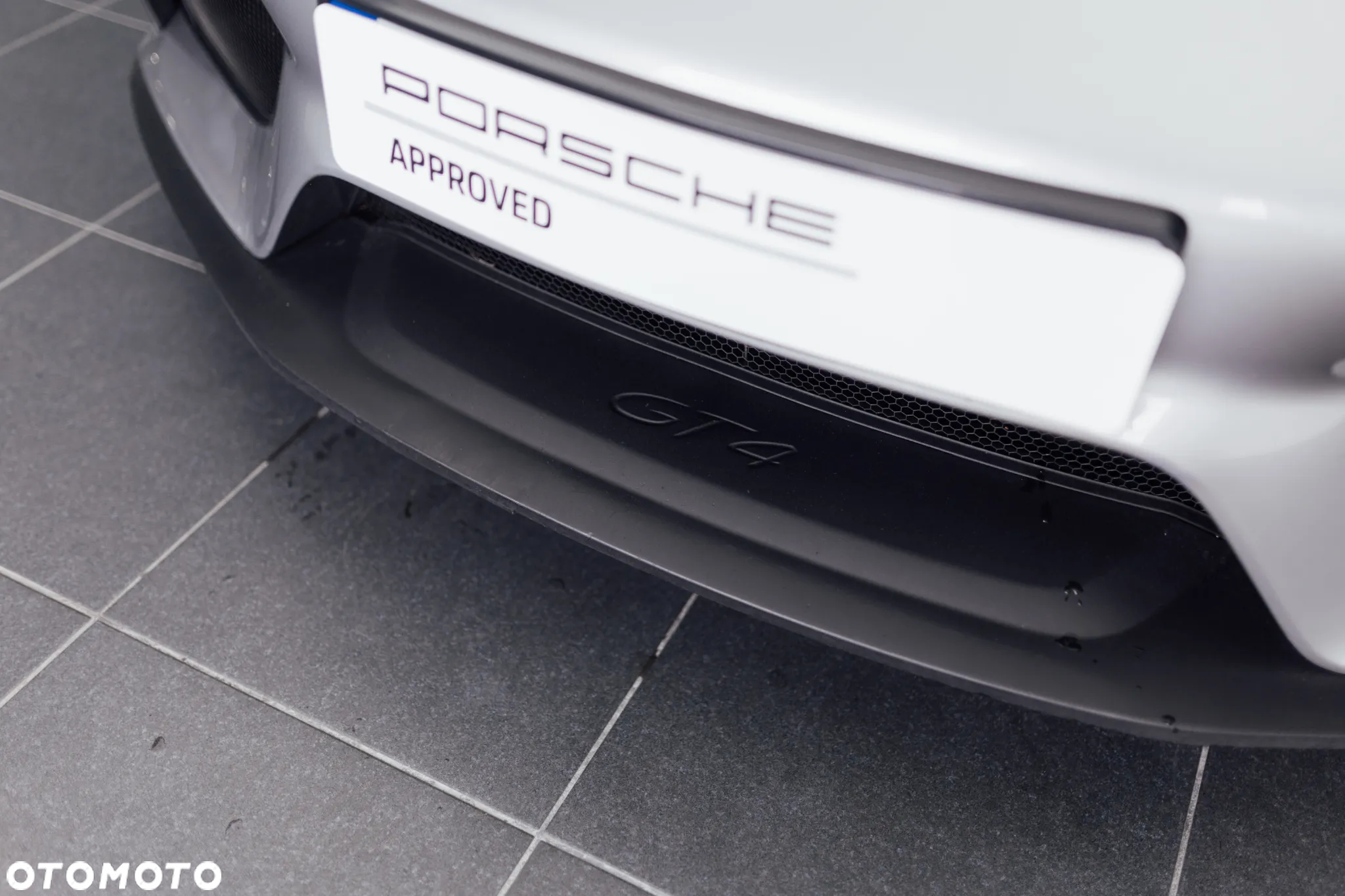 Porsche 718 Cayman GPF GT4 - 33