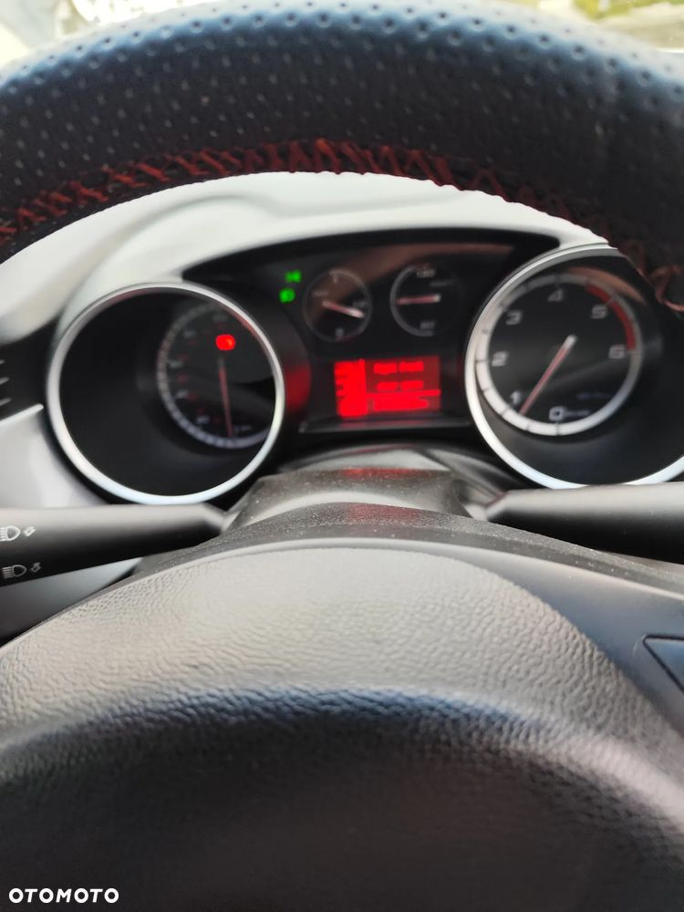 Alfa Romeo Giulietta 1.6 JTDM Distinctive - 6