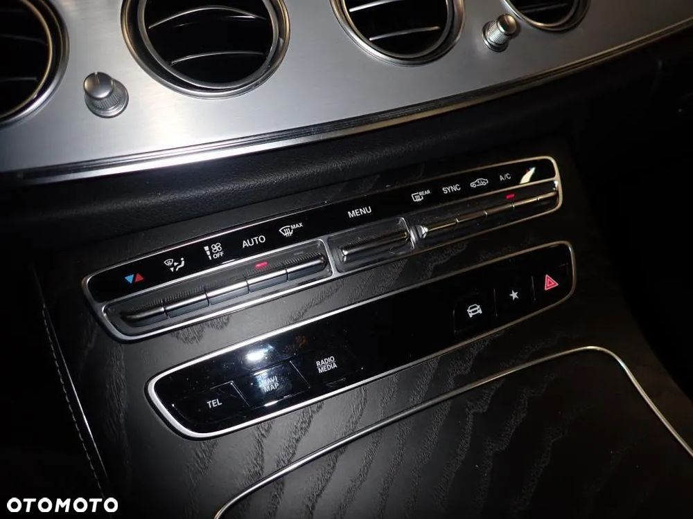 Mercedes-Benz Klasa E - 15