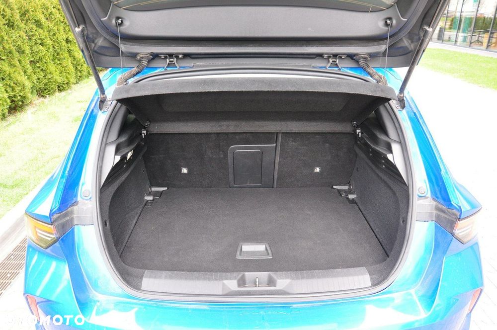 Opel Astra 1.2 T Business Edition S&S - 11