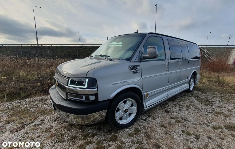 Chevrolet Express - 7