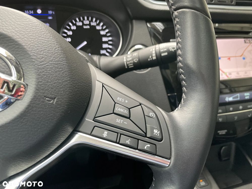 Nissan Qashqai 1.3 DIG-T N-Connecta - 24